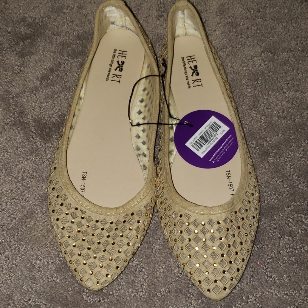 NWT!  Women's Nude Flats - Size 8.5